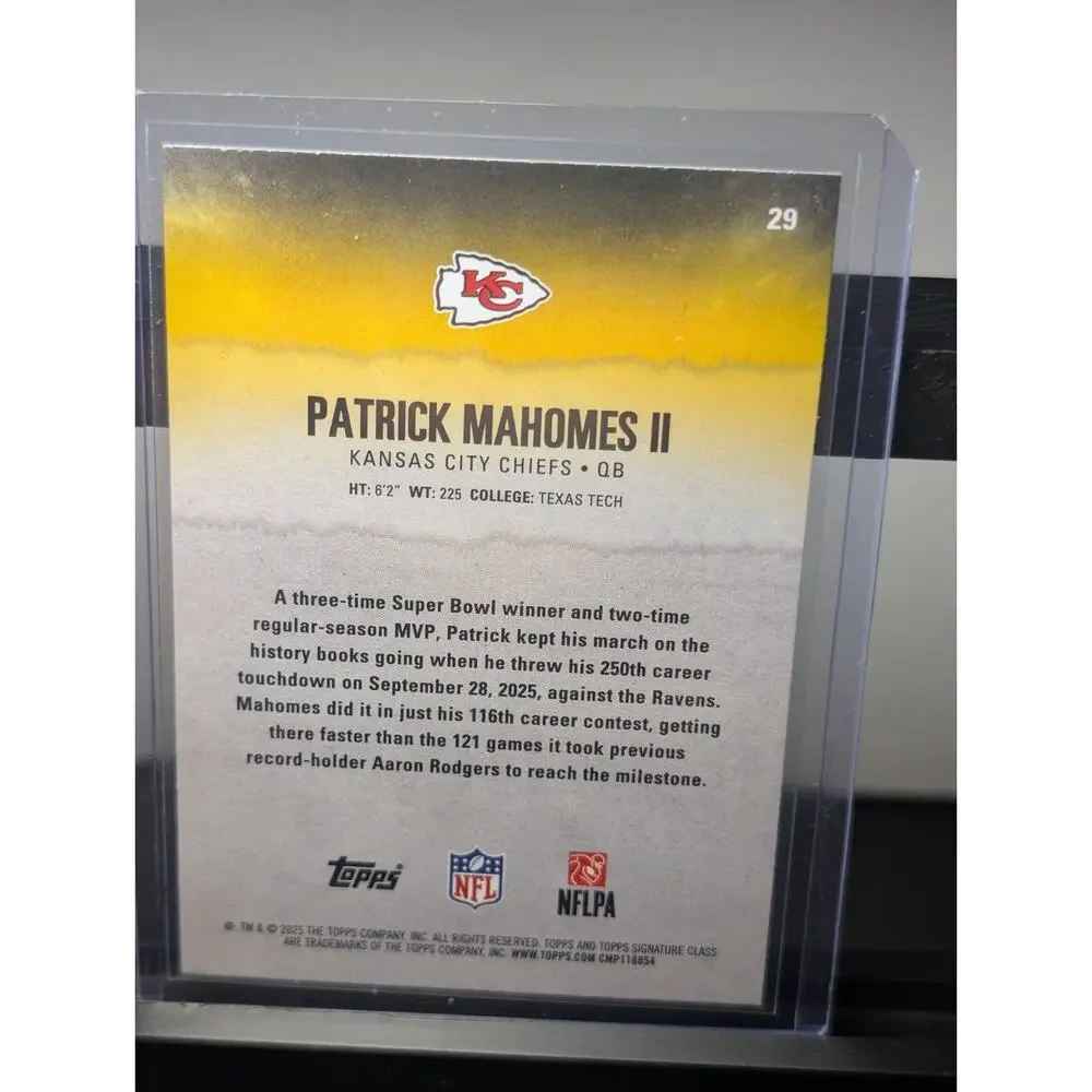 2025 Panini Mosaic Patrick Mahomes II Red Mosaic Prizm #200 Chiefs